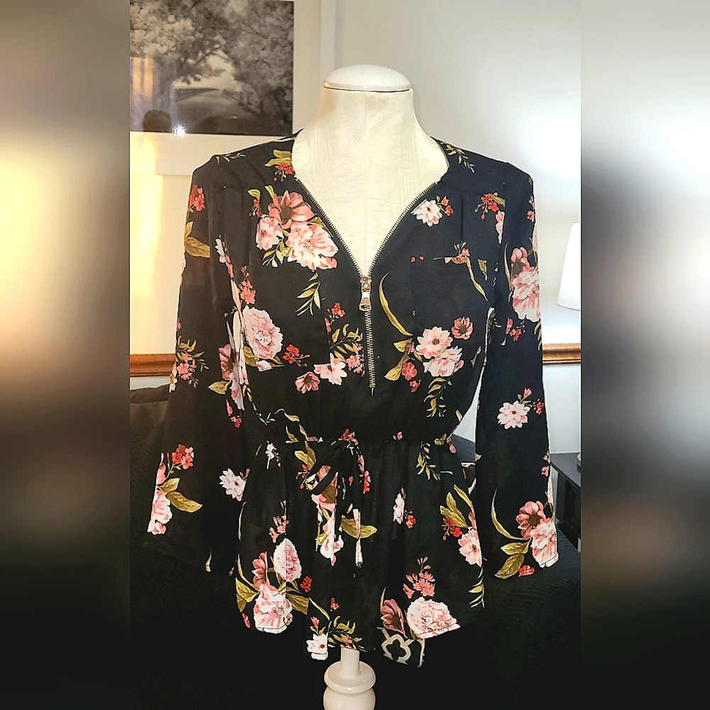 Black floral blouse (S)